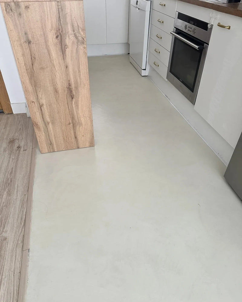 The kitchen of @jamilaamorr: floor in Porcelain, after