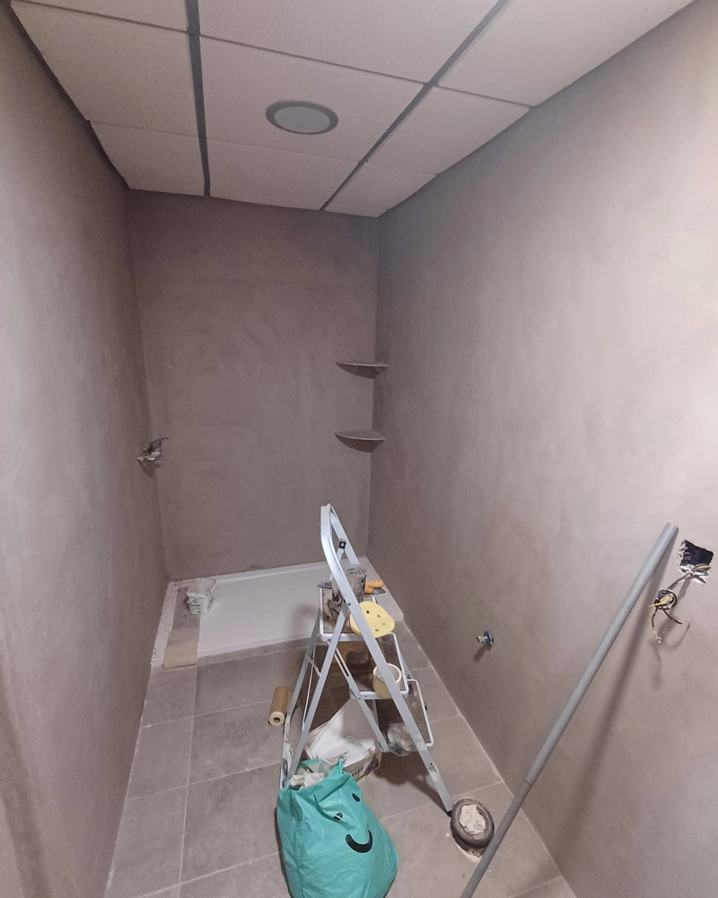 Aaron Garrido’s bathroom, before