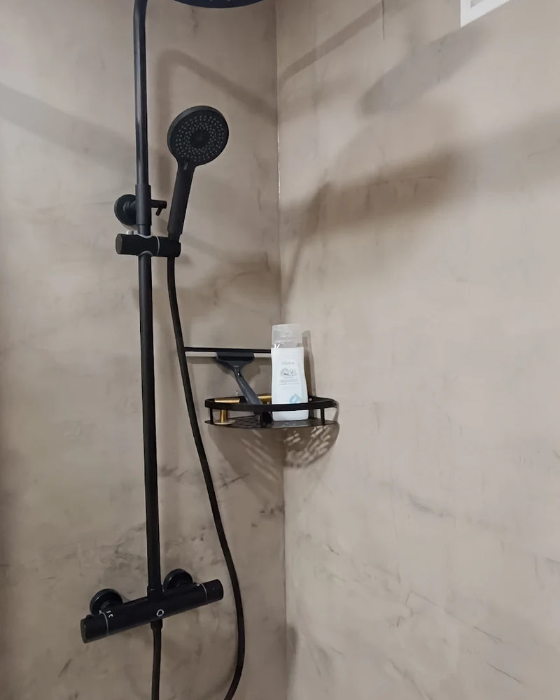 Luis Miguel Navarro Arroyo’s bathroom, after