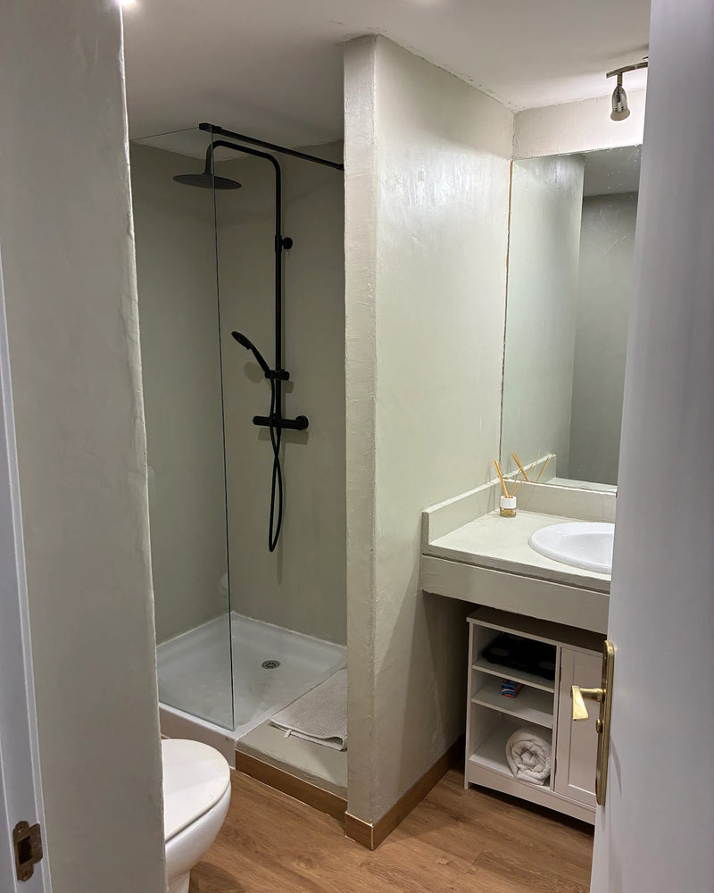 Ignacio Barahona’s bathroom, after
