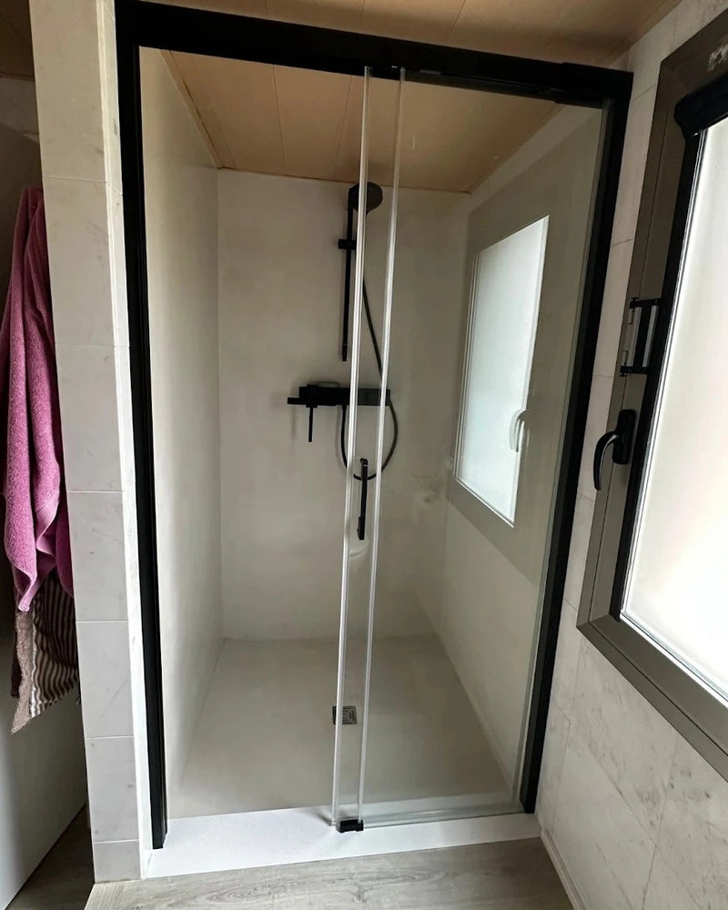 Rubén’s bathroom, after