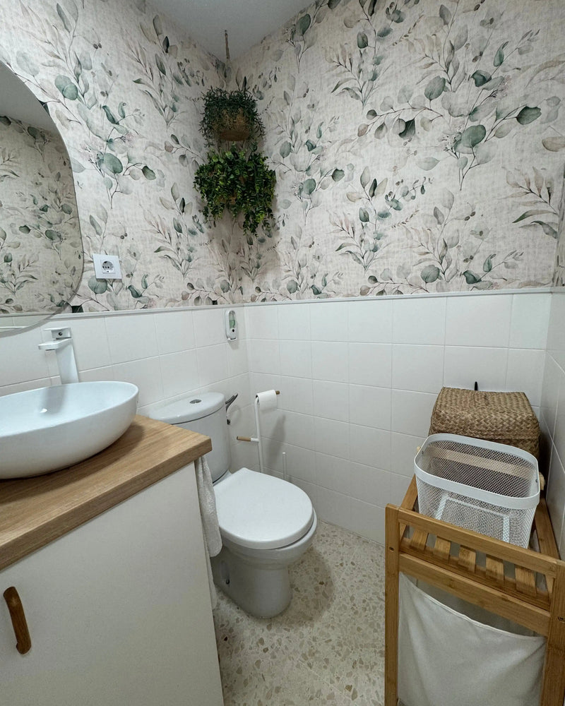 Ana Facio's bathroom (@ana_facio): wall in Blanco, before