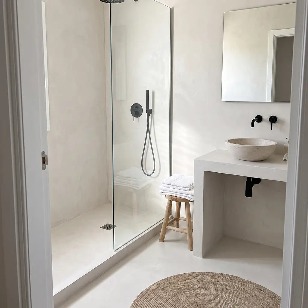 Microcement shower in Off White colour, Smartcret bathroom kit
