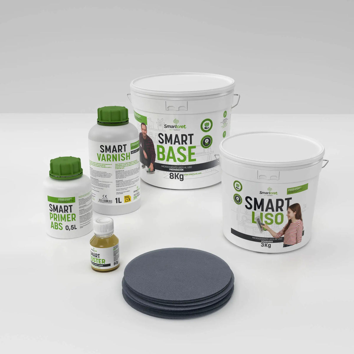 Inhalt des Mikrozement Sets für Badezimmer 4 m² auf Gipskarton, Putz oder Zement: Smart Primer ABS, Smart Base, Smart Liso, Smart Varnish, Smart Booster und Schleifscheiben