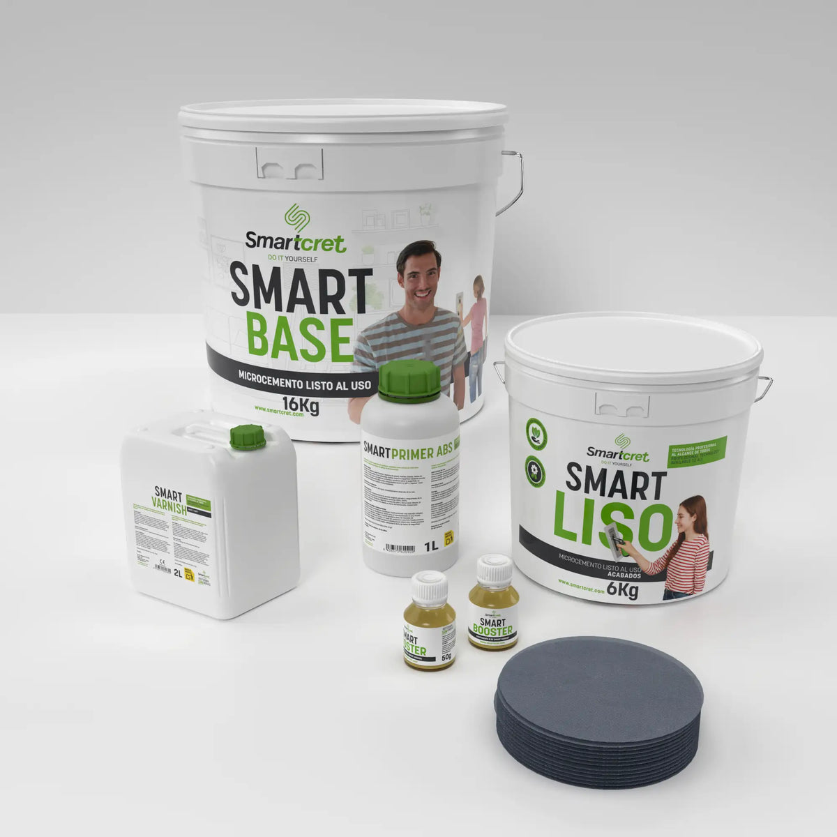 Inhalt des Mikrozement Sets für Badezimmer 8 m² auf Gipskarton, Putz oder Zement: Smart Primer ABS, Smart Base, Smart Liso, Smart Varnish, Smart Booster und Schleifscheiben