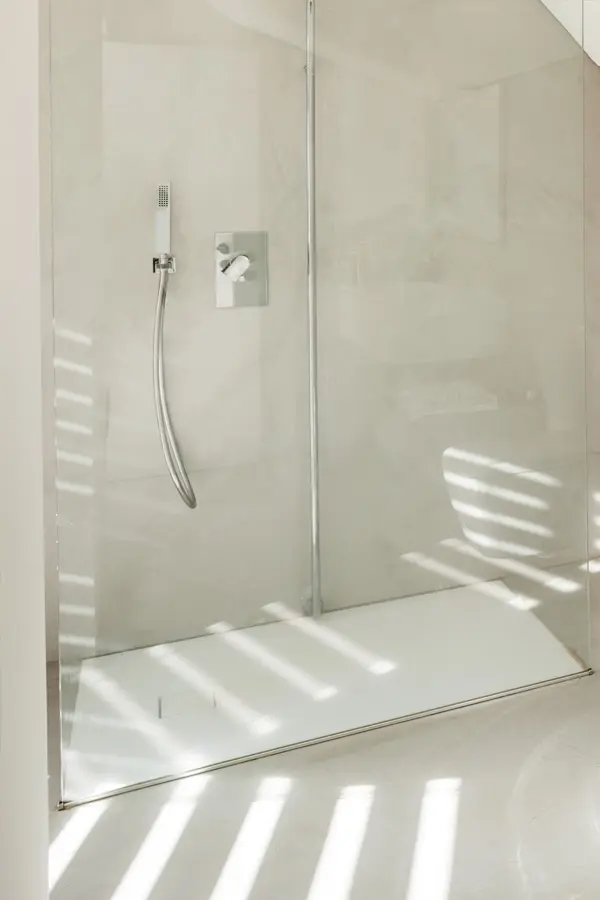 Shower with microcement on the wall